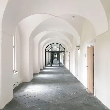Jufa Stift Otel 4*