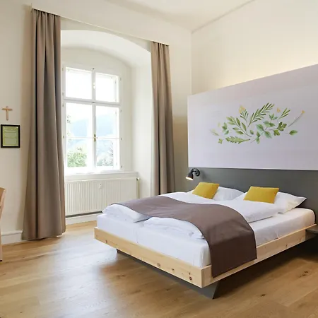 Hotel Jufa Stift 4*