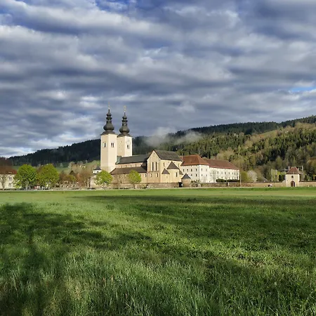 Jufa Stift Szálloda 4*